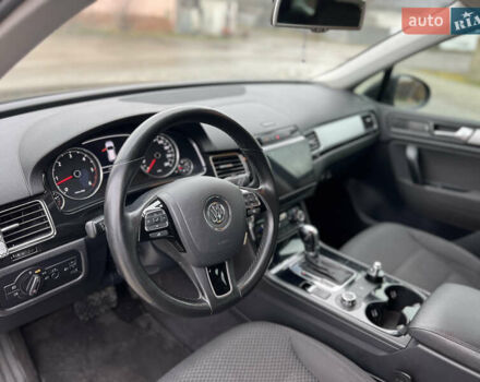 Черный Фольксваген Туарег, объемом двигателя 3 л и пробегом 159 тыс. км за 17500 $, фото 12 на Automoto.ua