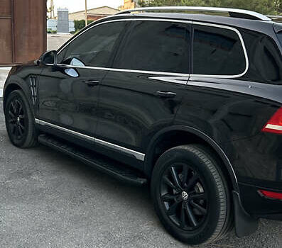 Черный Фольксваген Туарег, объемом двигателя 3 л и пробегом 294 тыс. км за 18500 $, фото 7 на Automoto.ua