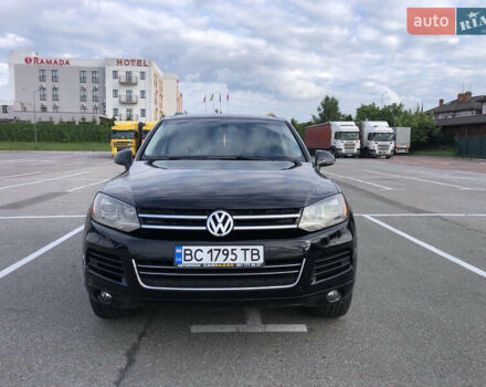 Черный Фольксваген Туарег, объемом двигателя 2.97 л и пробегом 332 тыс. км за 16900 $, фото 1 на Automoto.ua