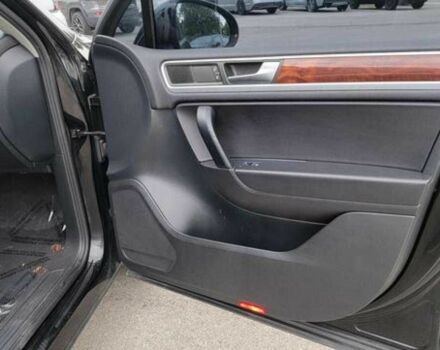 Черный Фольксваген Туарег, объемом двигателя 3 л и пробегом 236 тыс. км за 2700 $, фото 13 на Automoto.ua