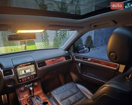 Черный Фольксваген Туарег, объемом двигателя 3 л и пробегом 180 тыс. км за 14499 $, фото 69 на Automoto.ua