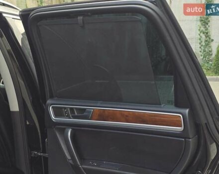 Черный Фольксваген Туарег, объемом двигателя 3 л и пробегом 180 тыс. км за 15499 $, фото 49 на Automoto.ua