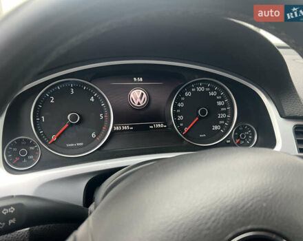 Чорний Фольксваген Туарег, об'ємом двигуна 2.97 л та пробігом 406 тис. км за 16000 $, фото 4 на Automoto.ua