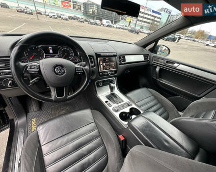 Черный Фольксваген Туарег, объемом двигателя 3 л и пробегом 310 тыс. км за 20800 $, фото 5 на Automoto.ua
