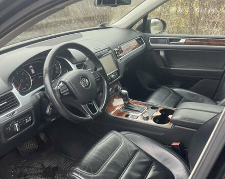 Черный Фольксваген Туарег, объемом двигателя 2.97 л и пробегом 350 тыс. км за 15799 $, фото 12 на Automoto.ua