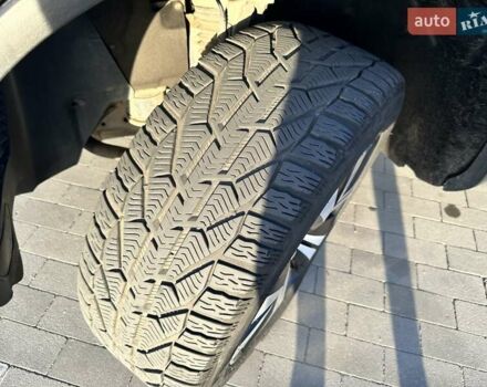 Черный Фольксваген Туарег, объемом двигателя 4.13 л и пробегом 260 тыс. км за 19400 $, фото 16 на Automoto.ua