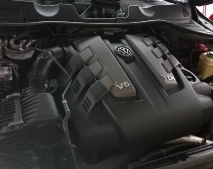 Чорний Фольксваген Туарег, об'ємом двигуна 3 л та пробігом 239 тис. км за 21200 $, фото 15 на Automoto.ua