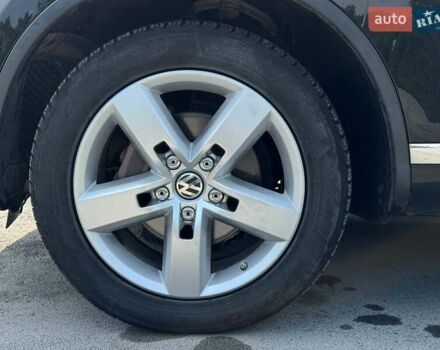 Черный Фольксваген Туарег, объемом двигателя 2.97 л и пробегом 349 тыс. км за 16500 $, фото 6 на Automoto.ua