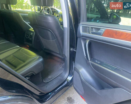 Черный Фольксваген Туарег, объемом двигателя 2.97 л и пробегом 329 тыс. км за 17999 $, фото 9 на Automoto.ua