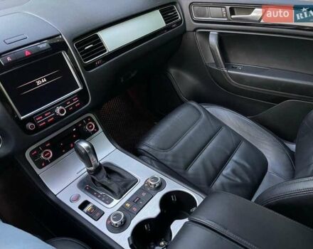 Чорний Фольксваген Туарег, об'ємом двигуна 2.97 л та пробігом 288 тис. км за 22450 $, фото 7 на Automoto.ua