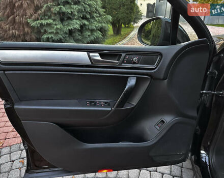 Черный Фольксваген Туарег, объемом двигателя 3 л и пробегом 310 тыс. км за 16500 $, фото 6 на Automoto.ua