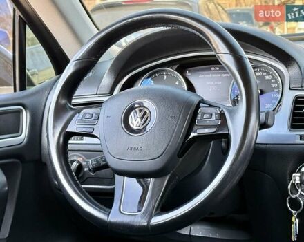 Черный Фольксваген Туарег, объемом двигателя 2.97 л и пробегом 288 тыс. км за 14500 $, фото 13 на Automoto.ua