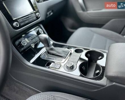 Чорний Фольксваген Туарег, об'ємом двигуна 3 л та пробігом 210 тис. км за 16500 $, фото 11 на Automoto.ua