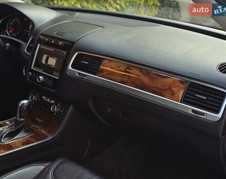 Чорний Фольксваген Туарег, об'ємом двигуна 3 л та пробігом 180 тис. км за 15499 $, фото 43 на Automoto.ua