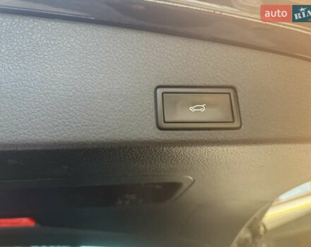 Черный Фольксваген Туарег, объемом двигателя 2.97 л и пробегом 280 тыс. км за 17500 $, фото 23 на Automoto.ua