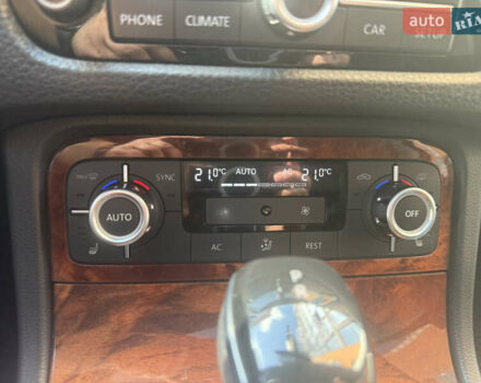 Черный Фольксваген Туарег, объемом двигателя 2.97 л и пробегом 280 тыс. км за 17500 $, фото 29 на Automoto.ua