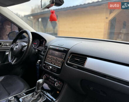 Черный Фольксваген Туарег, объемом двигателя 2.97 л и пробегом 278 тыс. км за 20000 $, фото 29 на Automoto.ua