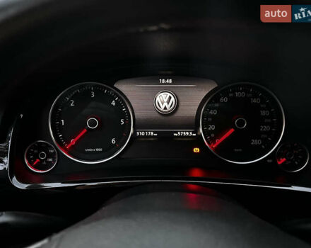 Черный Фольксваген Туарег, объемом двигателя 3 л и пробегом 310 тыс. км за 16500 $, фото 10 на Automoto.ua