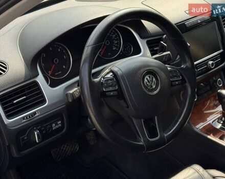 Черный Фольксваген Туарег, объемом двигателя 2.97 л и пробегом 349 тыс. км за 16500 $, фото 24 на Automoto.ua