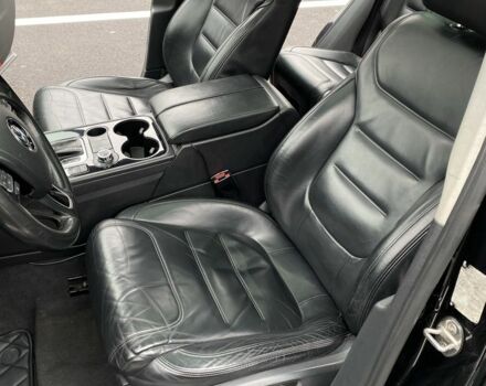 Чорний Фольксваген Туарег, об'ємом двигуна 3 л та пробігом 311 тис. км за 17000 $, фото 3 на Automoto.ua