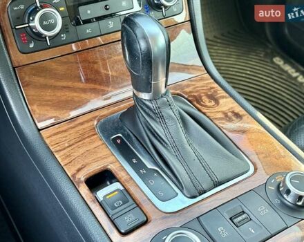 Черный Фольксваген Туарег, объемом двигателя 2.97 л и пробегом 288 тыс. км за 14500 $, фото 16 на Automoto.ua