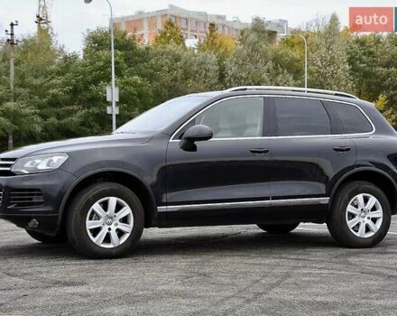 Черный Фольксваген Туарег, объемом двигателя 2.97 л и пробегом 275 тыс. км за 22000 $, фото 2 на Automoto.ua