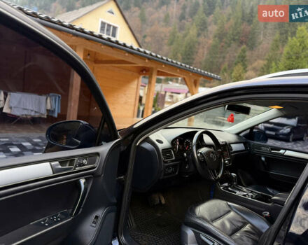 Черный Фольксваген Туарег, объемом двигателя 2.97 л и пробегом 278 тыс. км за 20000 $, фото 35 на Automoto.ua