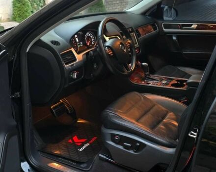 Чорний Фольксваген Туарег, об'ємом двигуна 3 л та пробігом 180 тис. км за 14499 $, фото 5 на Automoto.ua