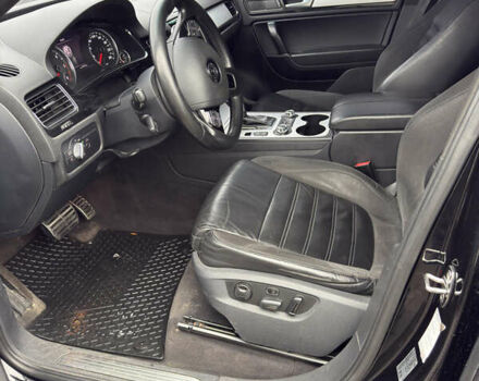 Черный Фольксваген Туарег, объемом двигателя 2.97 л и пробегом 335 тыс. км за 17700 $, фото 5 на Automoto.ua