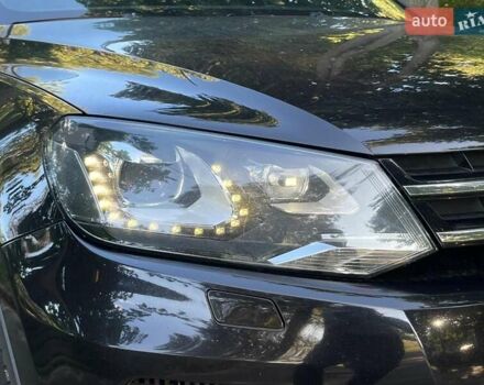 Чорний Фольксваген Туарег, об'ємом двигуна 4.2 л та пробігом 255 тис. км за 28440 $, фото 5 на Automoto.ua