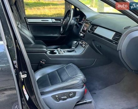 Чорний Фольксваген Туарег, об'ємом двигуна 4.2 л та пробігом 255 тис. км за 28440 $, фото 21 на Automoto.ua