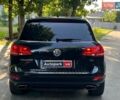 Чорний Фольксваген Туарег, об'ємом двигуна 4.2 л та пробігом 255 тис. км за 28440 $, фото 10 на Automoto.ua