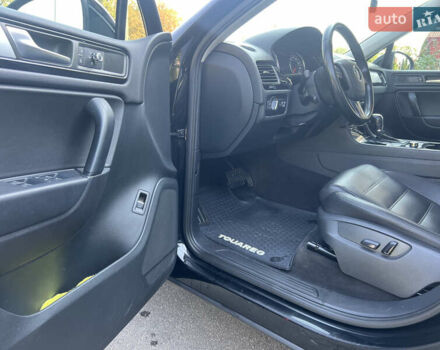 Черный Фольксваген Туарег, объемом двигателя 2.97 л и пробегом 315 тыс. км за 17800 $, фото 8 на Automoto.ua