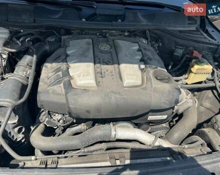 Чорний Фольксваген Туарег, об'ємом двигуна 2.97 л та пробігом 276 тис. км за 15000 $, фото 6 на Automoto.ua