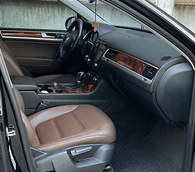 Черный Фольксваген Туарег, объемом двигателя 3 л и пробегом 294 тыс. км за 18500 $, фото 9 на Automoto.ua