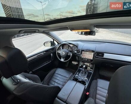 Чорний Фольксваген Туарег, об'ємом двигуна 3 л та пробігом 236 тис. км за 20750 $, фото 15 на Automoto.ua