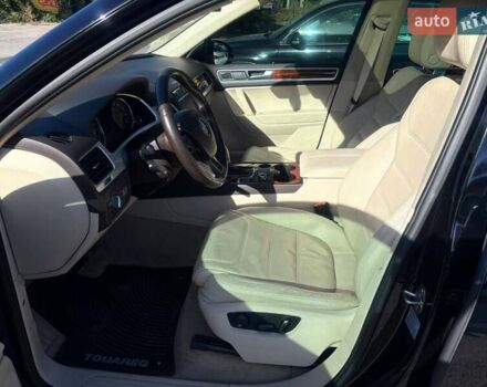 Черный Фольксваген Туарег, объемом двигателя 2.97 л и пробегом 267 тыс. км за 16000 $, фото 3 на Automoto.ua