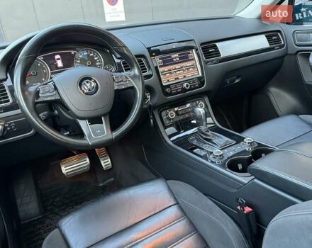 Чорний Фольксваген Туарег, об'ємом двигуна 3 л та пробігом 236 тис. км за 20750 $, фото 11 на Automoto.ua
