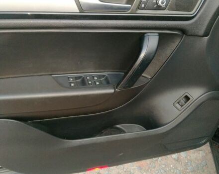 Черный Фольксваген Туарег, объемом двигателя 3 л и пробегом 240 тыс. км за 17500 $, фото 5 на Automoto.ua