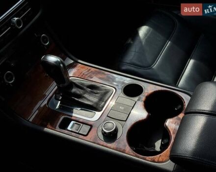 Черный Фольксваген Туарег, объемом двигателя 2.97 л и пробегом 349 тыс. км за 16500 $, фото 21 на Automoto.ua