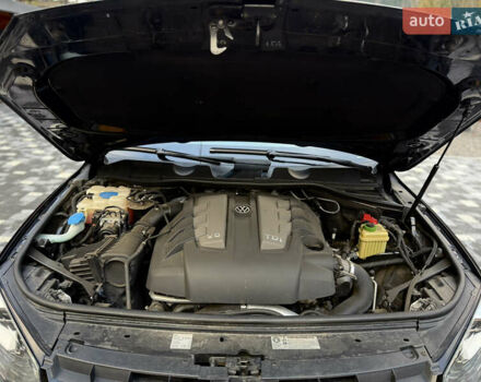 Черный Фольксваген Туарег, объемом двигателя 2.97 л и пробегом 278 тыс. км за 20000 $, фото 58 на Automoto.ua