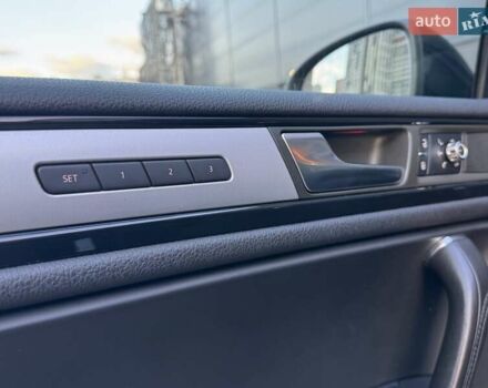 Чорний Фольксваген Туарег, об'ємом двигуна 3 л та пробігом 236 тис. км за 20750 $, фото 25 на Automoto.ua