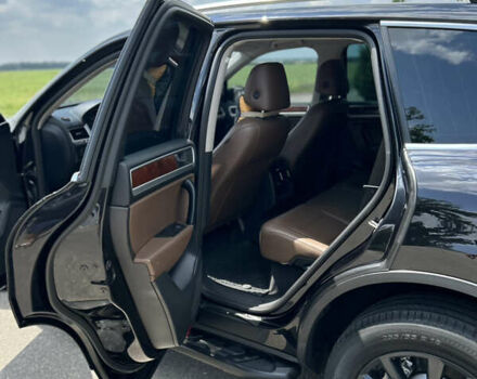 Черный Фольксваген Туарег, объемом двигателя 3 л и пробегом 294 тыс. км за 18500 $, фото 6 на Automoto.ua