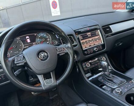 Чорний Фольксваген Туарег, об'ємом двигуна 3 л та пробігом 236 тис. км за 20750 $, фото 18 на Automoto.ua