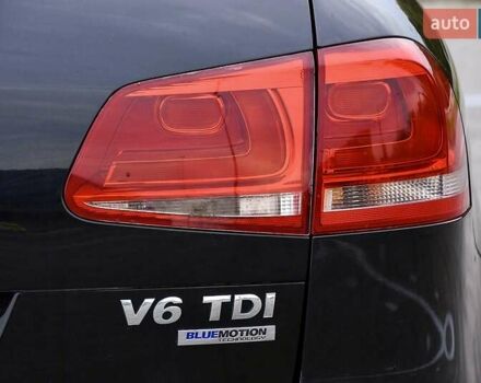 Черный Фольксваген Туарег, объемом двигателя 2.97 л и пробегом 275 тыс. км за 22000 $, фото 11 на Automoto.ua