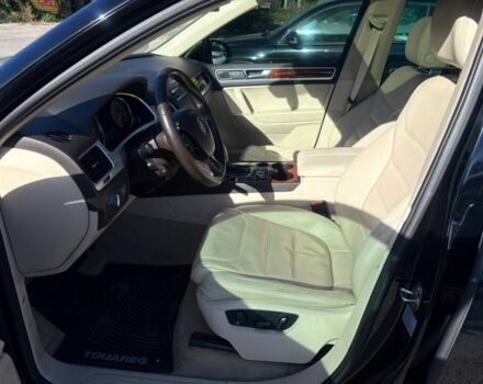 Черный Фольксваген Туарег, объемом двигателя 3 л и пробегом 267 тыс. км за 17000 $, фото 2 на Automoto.ua