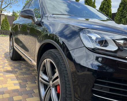 Черный Фольксваген Туарег, объемом двигателя 2.97 л и пробегом 281 тыс. км за 22500 $, фото 56 на Automoto.ua