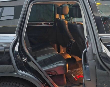 Чорний Фольксваген Туарег, об'ємом двигуна 3 л та пробігом 180 тис. км за 14499 $, фото 16 на Automoto.ua