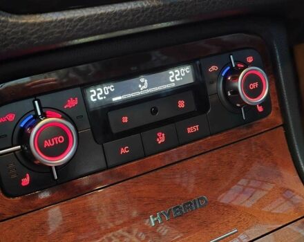 Чорний Фольксваген Туарег, об'ємом двигуна 3 л та пробігом 180 тис. км за 14499 $, фото 9 на Automoto.ua