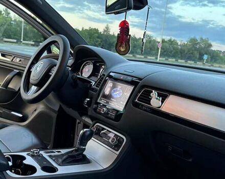 Чорний Фольксваген Туарег, об'ємом двигуна 2.97 л та пробігом 293 тис. км за 17999 $, фото 11 на Automoto.ua